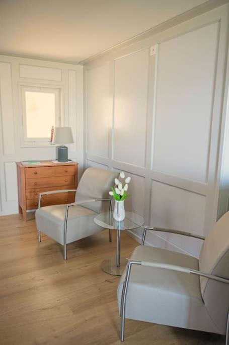 Seesicht Und Charmante Wohnung Bei Hanni Und Ueli Bottighofen Bagian luar foto