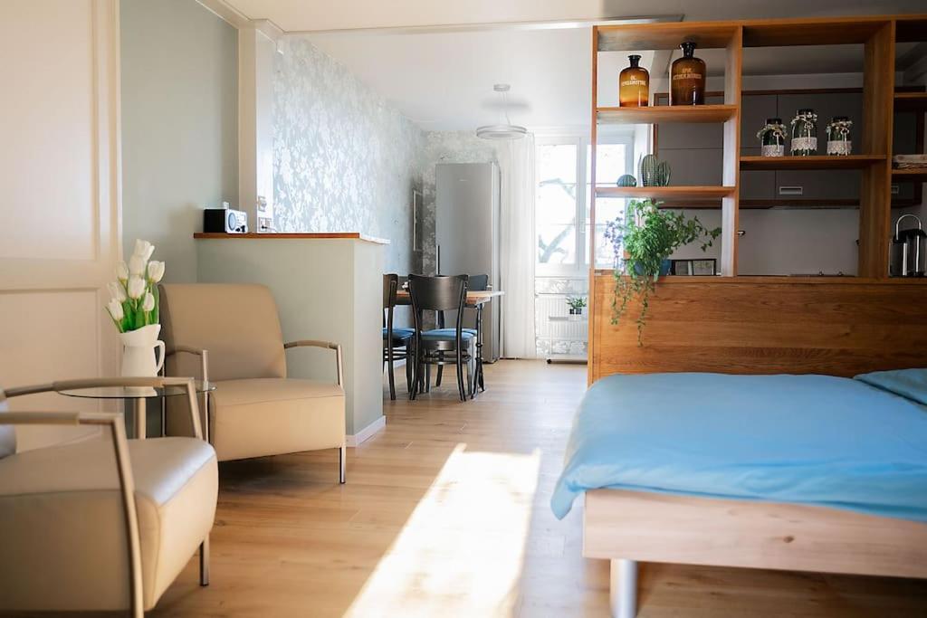 Seesicht Und Charmante Wohnung Bei Hanni Und Ueli Bottighofen Bagian luar foto